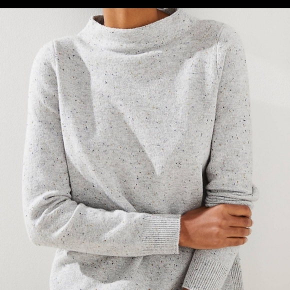 LOFT Sweaters - LOFT Gray Speckled Mock Neck Sweater(Small)